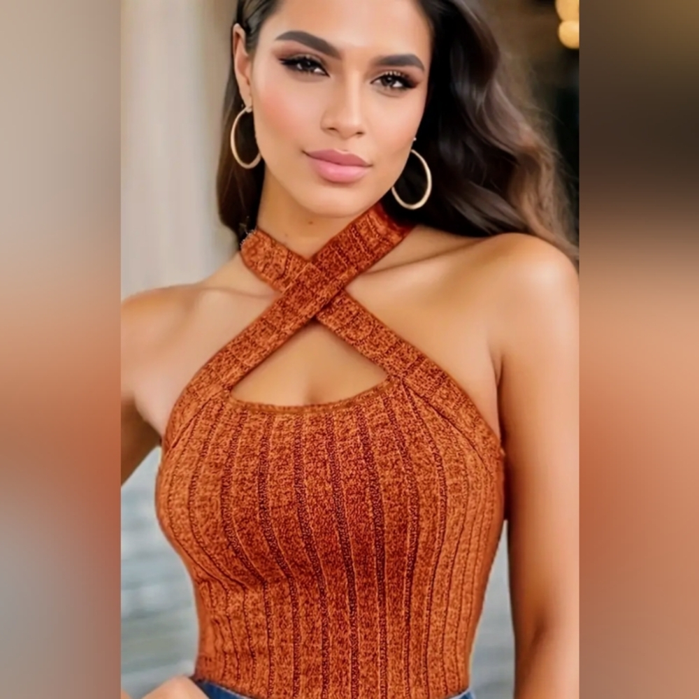 Cute cross top 🧡💥 - Picture 1 of 6